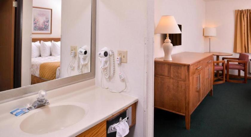Americas Best Value Inn Missouri Valley Exterior foto