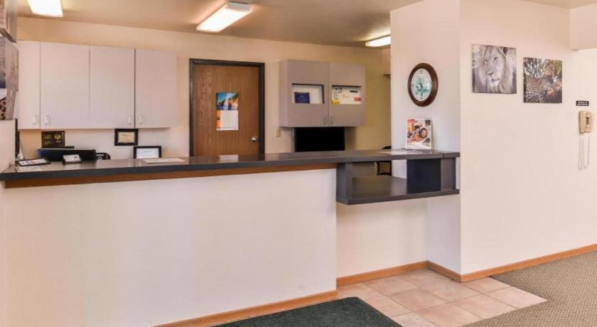 Americas Best Value Inn Missouri Valley Exterior foto